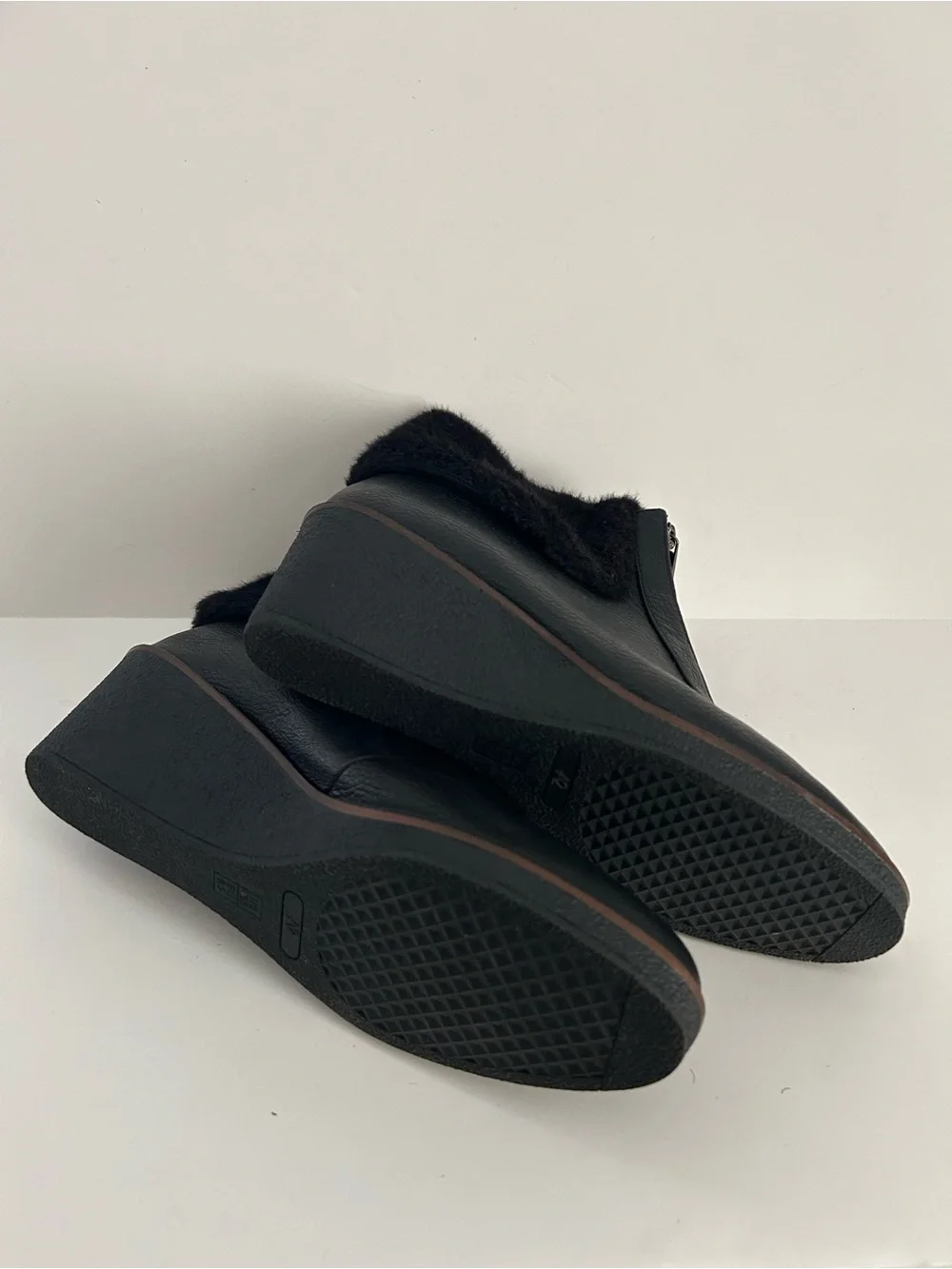 Aerosoles Black Wedge Ankle Boots with Fur Trim | Size 10.5